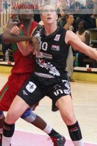 Aurélie Carmona  &copy;  womensbasketball-in-france.com 