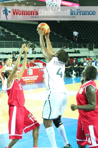 Djenaba Samake and Isabelle Yacoubou-Dehoui &copy;  womensbasketball-in-france.com 