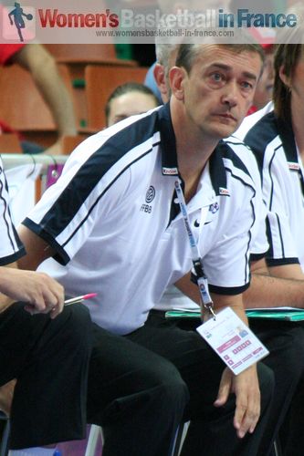 Pierre Vincent not looking happy at EuroBasket Women 2011 © womensbasketball-in-france.com  