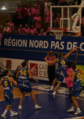 UHB - ZVVZ USK action picture &copy;womensbasketball-in-france