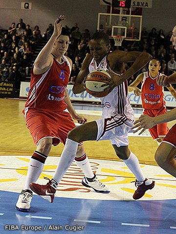 Géraldine Robert and Janel McCarville  ©  FIBA Europe 