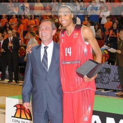 Dewanna Bonner ©  womensbasketball-in-france.com 