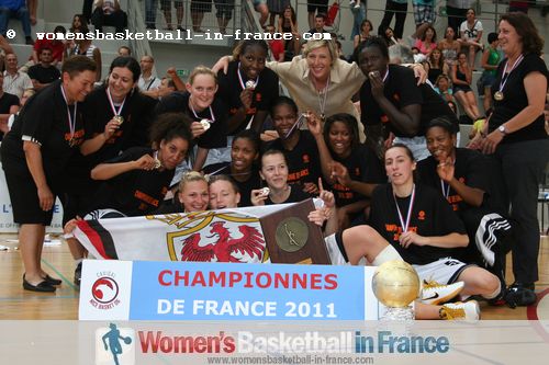  Cavigal Nice first LF2 Champions in 2011  ©  womensbasketball-in-france.com 