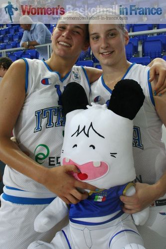 Alessandra Tava an Valeria De Pretto  © womensbasketball-in-france.com  