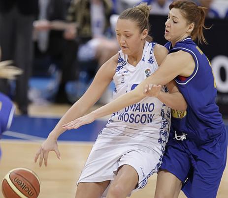 Anastasia Logunova battling away for Dynamo Moscow©  FIBA Europe 