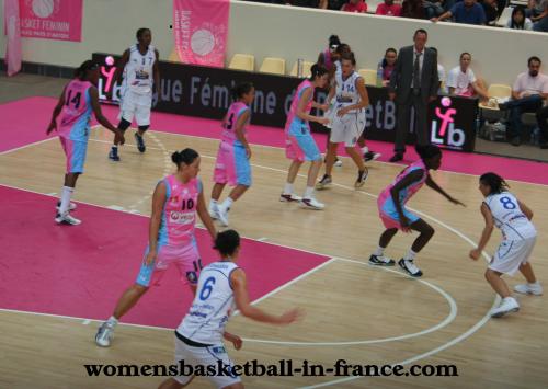 Arras taking on Basket Landes at the Open LFB  © womensbasketball-in-france.com