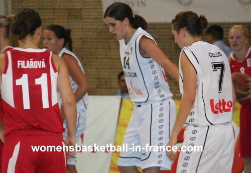  Players from Belgium U20 and the Czech Republic during 2010 U20 European Championship  © womensbasketball-in-france.com