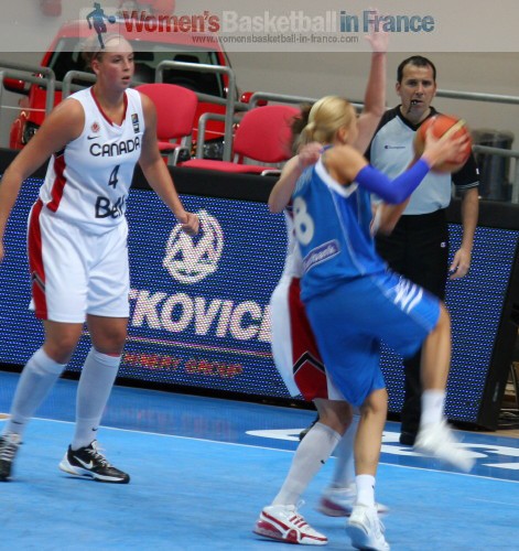  Styliani Kaltsidou driving to the basket against Canada © womensbasketball-in-france.com  