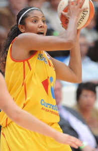  Claudia Das Neves playing basketball for Aix-en-Provence  © Pascal ALLEE/IS/FFBB 