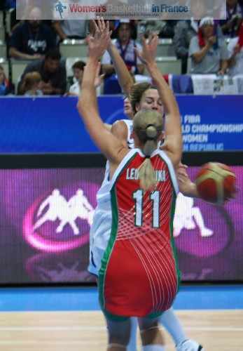  Céline Dumerc and Yelena Leuchanka  at the 2010 FIBA World Championships  © womensbasketball-in-france.com  