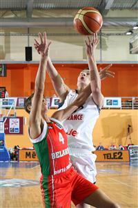 Elodie Godin playingat EuroBasket Women 2009 © Ciamillo Castoria