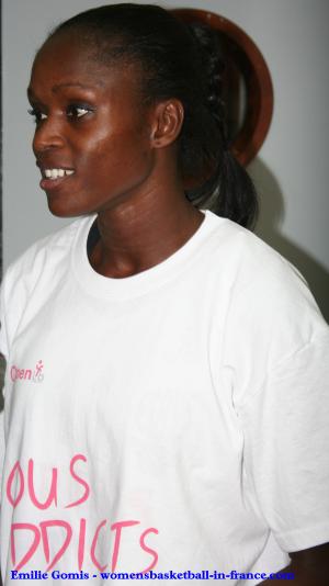 Emilie Gomis at the Open LFB 2009 in Paris  © womensbasketball-in-france.com