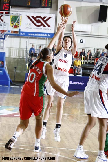  Emmanuelle Hermouet playing against Belarus at EuroBasket Women 2009 © Castoria - FIBA Europe 