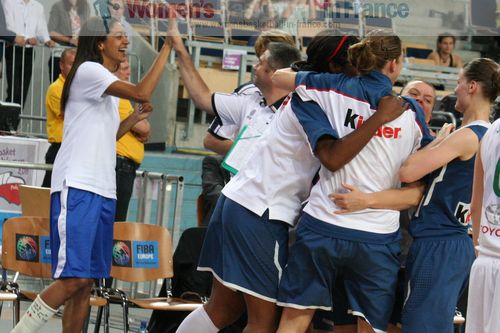 Emméline Ndongue returns to support and celebrate with France at Eurobasket 2011 © womensbasketball-in-france.com  