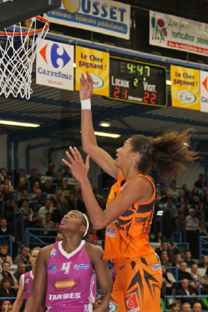  Emméline Ndongue puts Bourges in front against Tarbes copy; Bourges Basket 