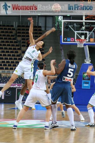 France playing Lithuania at EuroBasket Women 2011 © womensbasketball-in-france.com  