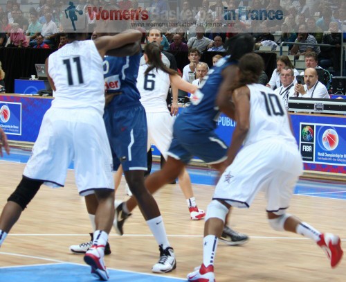  France and USA battle it out at the 2010 World Championship Women © womensbasketball-in-france.com