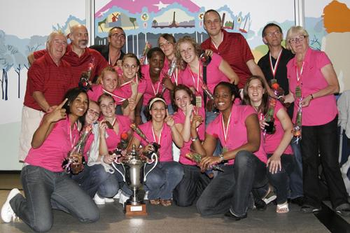  2009 U20 European Championship Women Division A Champions France back at the airport   © Anne-Dee Lemour