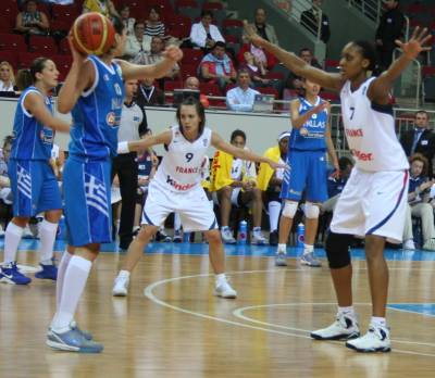  France against Greece at EuroBasket quarter final © womensbasketball-in-france.com