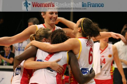 Joy for Héléna Ciak as Perpignan Basket qualify for 2012 LF2 final © womensbasketball-in-france.com 