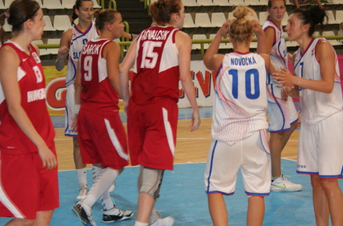  Players from Hungary and the Slovak Republic © womensbasketball-in-france.com