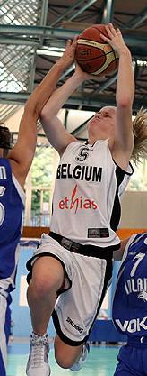 Julie Vanloo leading Belgium U16 © Ciamillo-Castoria 