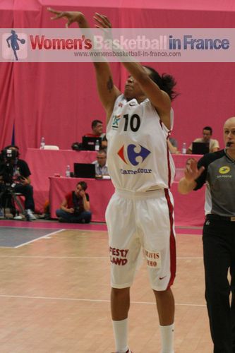 K. B. Sharp ©  womensbasketball-in-france.com