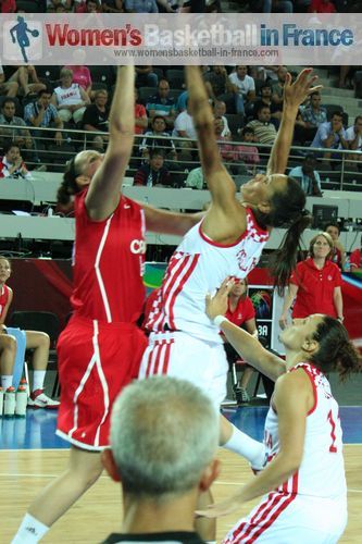 2012 FIBA Olympic Qualifying Tournament for Women: Krista Phillips and Marija Vrsaljko  ©  womensbasketball-in-france.com 