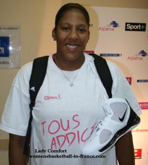 Lady Comfort at the Open LFB 2009 in Paris  © womensbasketball-in-france.com