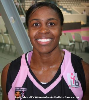 Leah Metcalf at the Open LFB 2009 in Paris  © womensbasketball-in-france.com