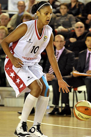  Lenae Williams playing basketball in the EuroCup Women   © FIBA Europe 