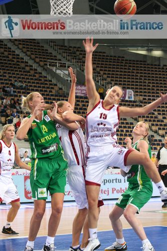 Lithuania vs. Latvia at EuroBasket Women 2011 © womensbasketball-in-france.com  
