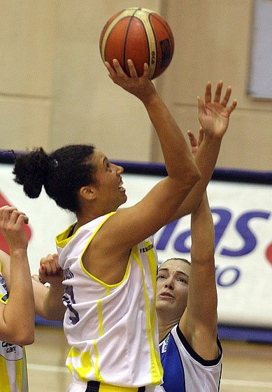 Nicole Powell and Sheana Mosch ©FIBA Europe