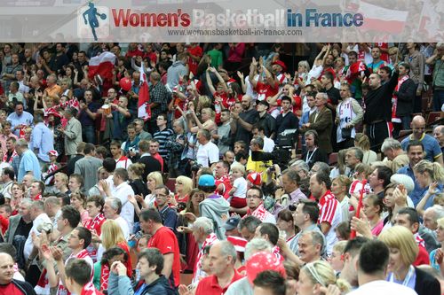  Polish fans have something to celeberate at EuroBasket 2011  © womensbasketball-in-france.com  