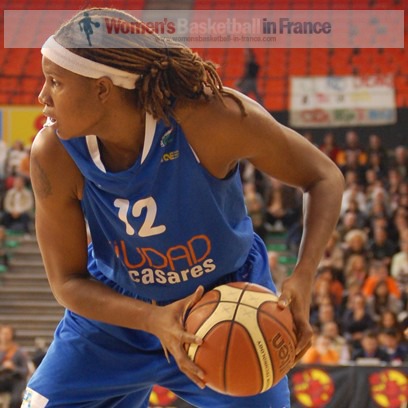 Rebekka Brunson playing at the 2011 Copa de la Reina  © womensbasketball-in-france  