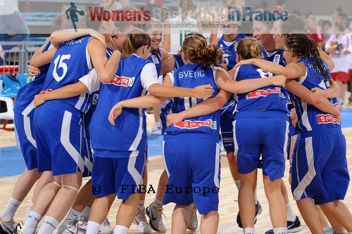  Slovenia U18 players in the huddle during 2011 U18 European Championship © FIBA Europe / Viktor Rébay    