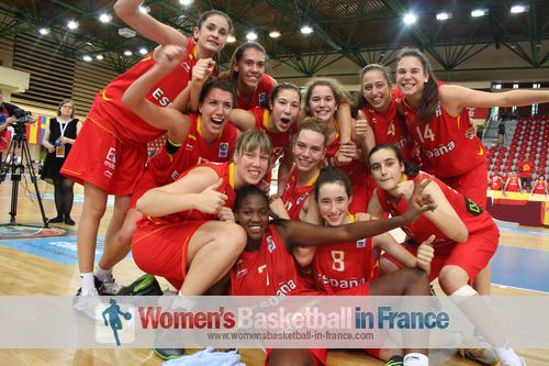  Spain U16 players celebrating in Miskolc after qualifying for 2012 FIBA  Europe U16 European Championship final © womensbasketball-in-france.com  