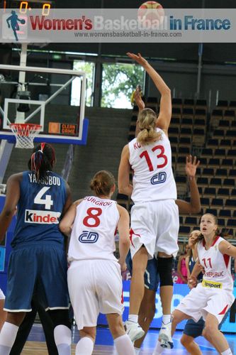Tip-off bronze medal match at EuroBasket Women 2011 © womensbasketball-in-france.com  