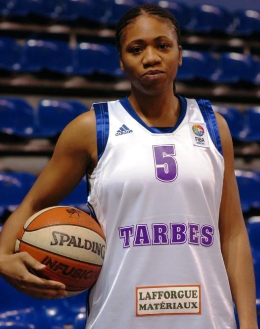   Tanish Wright scored 31 points but still losr © Tarbes Basket