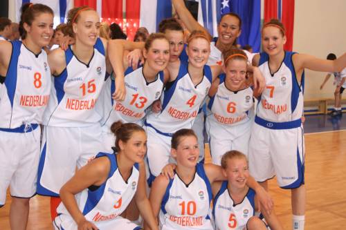  Netherlands defeat Israel copy; WomensBasketball-in-france.com