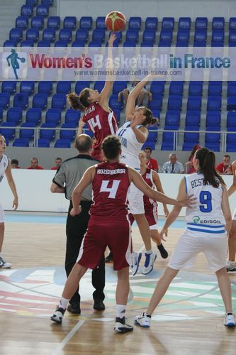 Tip-off Italy vs. Latvia 2011  © womensbasketball-in-france.com  