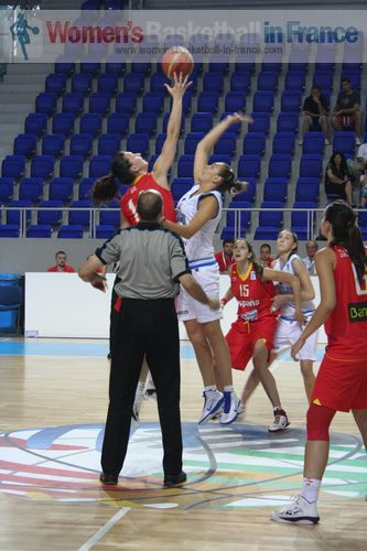 Tip-off Spain vs Italy 2011  © womensbasketball-in-france.com  