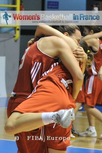  Turkish players celebrating  © FIBA Europe - Castoria/Gregolin  