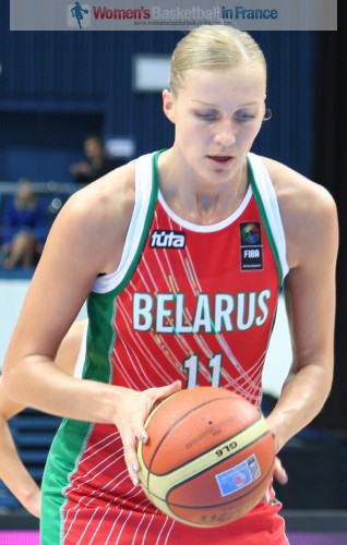  Yelena Leuchanka on the free throw line  at the 2010 FIBA World Championships  © womensbasketball-in-france.com  