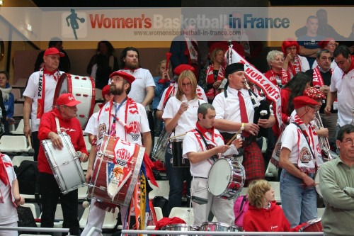 LES Z'HURLANTS supporters' club from Villeneuve d'Ascq   ©  womensbasketball-in-france.com 