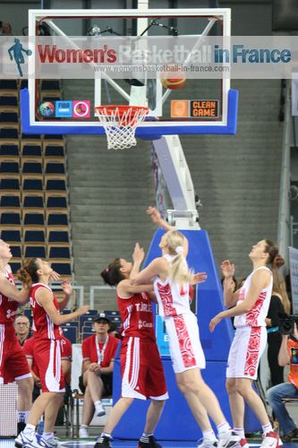 Players in final at EuroBasket Women 2011 © womensbasketball-in-france.com  