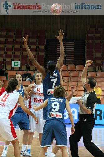 France vs. Montenegro tip-off at EuroBasket Women 2011 © womensbasketball-in-france.com  