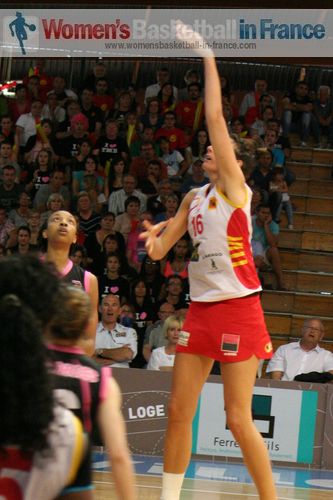Héléna Ciak  ©  womensbasketball-in-france.com 