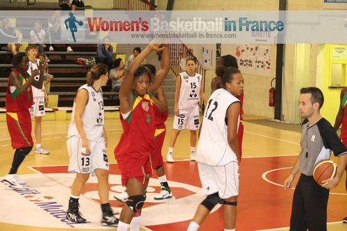 Mali senior women against the SIG       ©  womensbasketball-in-france.com 
