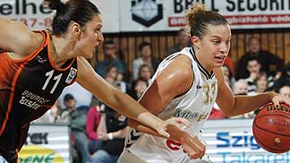 Ana Lelas and 	Kelly  Mazzante ©  FIBA Europe 